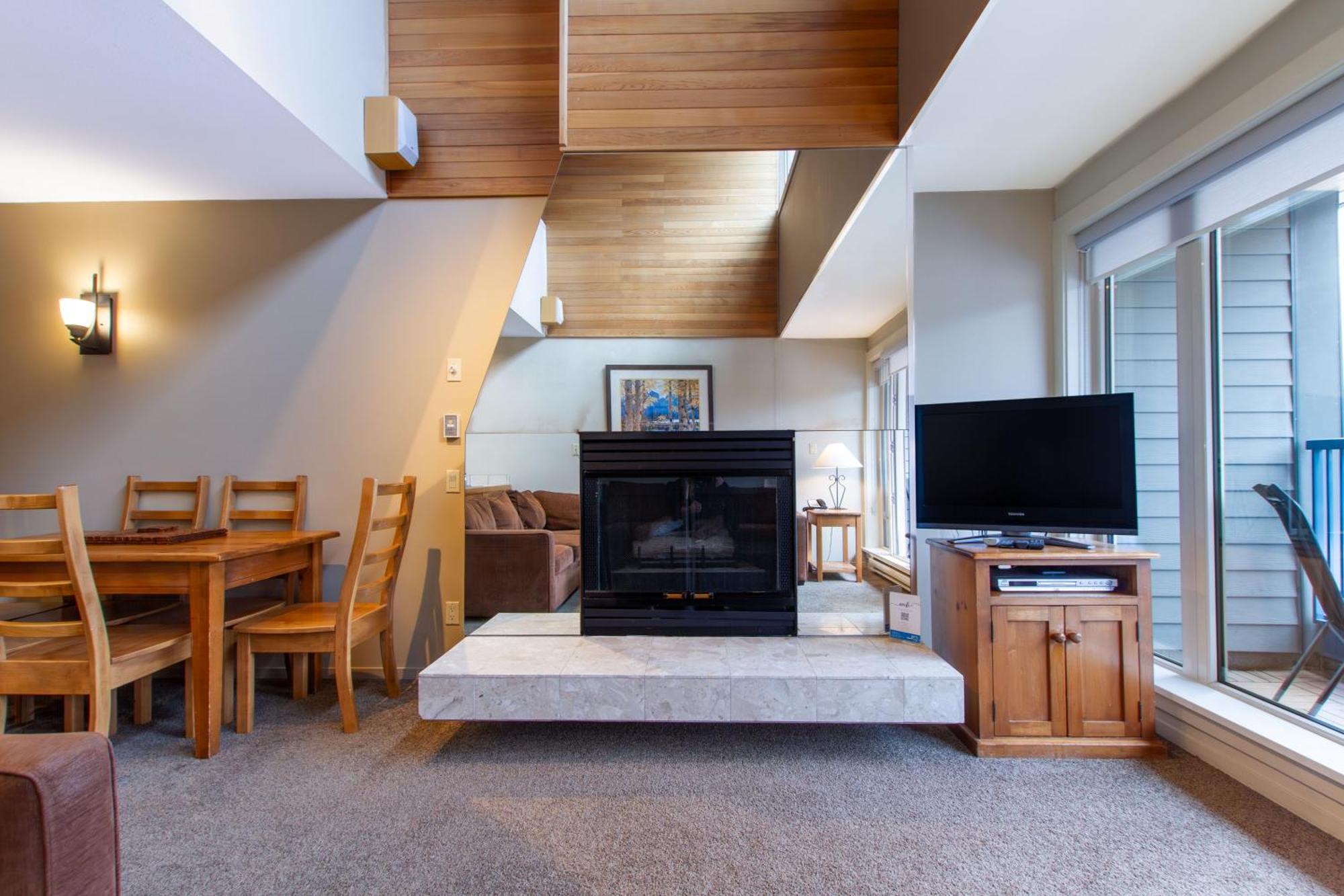 Village Gate House By Whiski Jack Whistler Extérieur photo